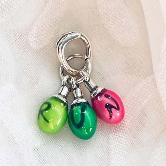 ⚡ NWOT Stranger Things Glow-in-the-Dark "Run" Charm ✨ - Picture 4 of 16